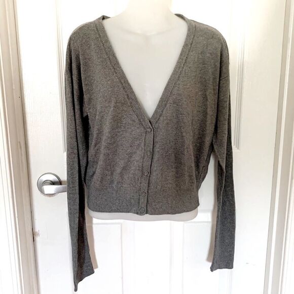 Aeropostale Gray V-Neck Button Cardigan — Size L (Juniors) - Picture 2 of 6